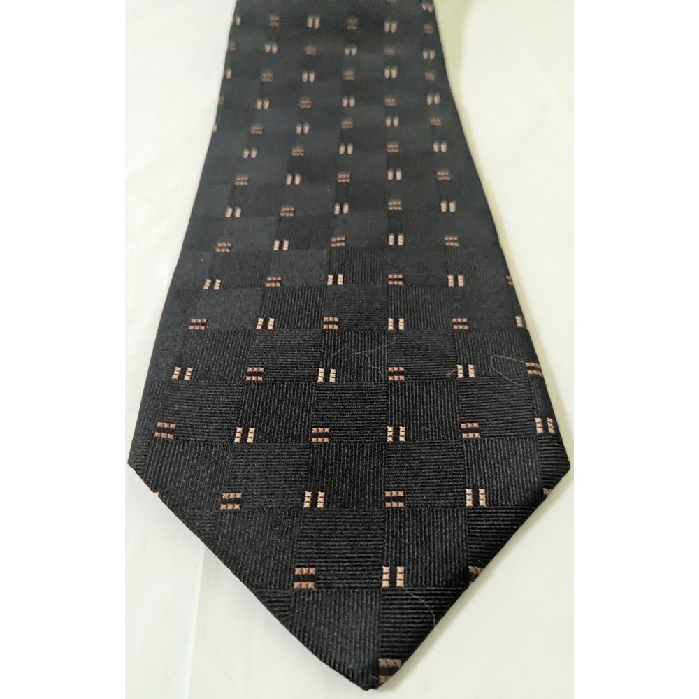 TOM JAMES Black Geometric Classic Corporate 100% Silk Tie Made USA 56 x 3.5